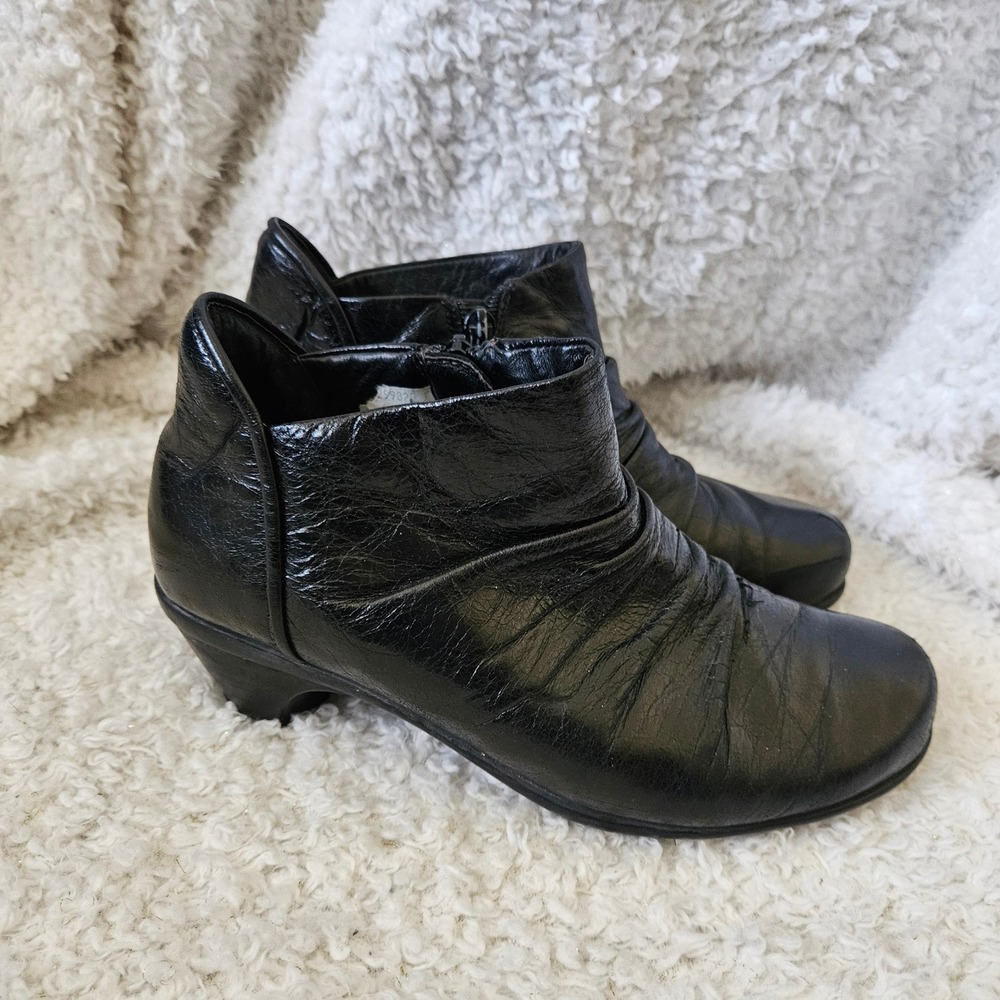 Naot Advanced Black Ruched Leather‎ Ankle Boots sz 38